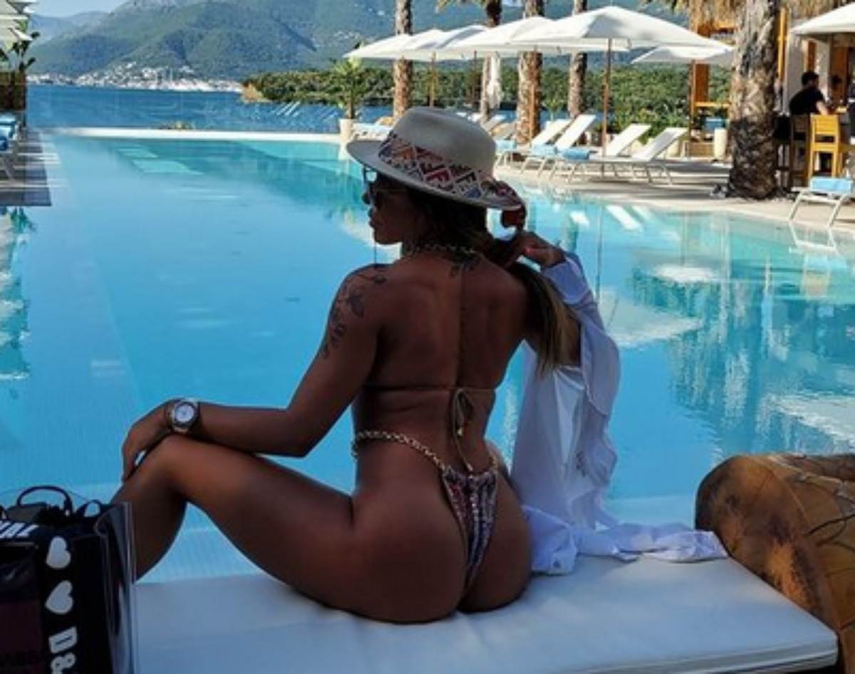  Sandra Afrika objavila slike u bikiniju 