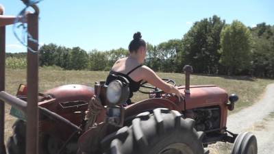 Saška ima 16 godina i vozi traktor 