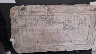  Rimska ploča koja se čuva u Domu kulture na Rudniku je jedinstveno arheološko blago 
