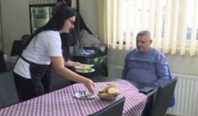  Gazda Šućur oduševio Srbiju deli besplatne obroke 