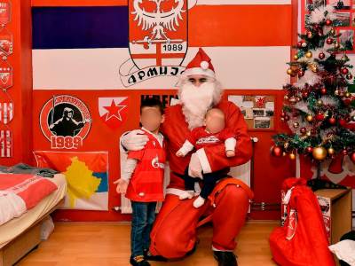  Crvena zvezda deli poklone deci u Srbiji 