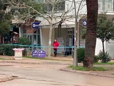  Snimak bombaša ispred banke u Baru 