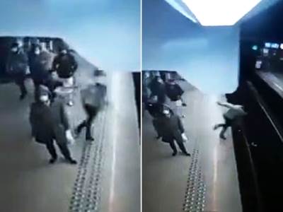  Čovek gurnuo ženu pod voz u metrou 