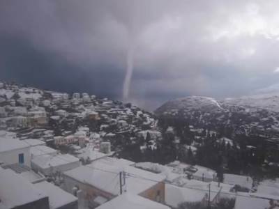 Grčku pogodio snežni tornado 