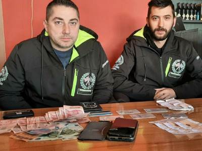  Muškarci iz Loznice nađeni novčanik vratili vlasniku.jpg 