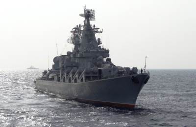  Ruski brod napali bespilotni ukrajinski gliseri 