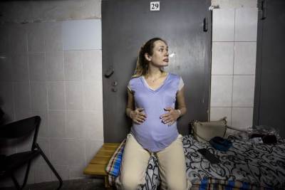 Ukrajina Rusija rat porodiliste u sklonistu u Kijevu fotografije 