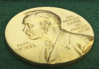  Tri dobitnika Nobelove nagrade za fiziku 
