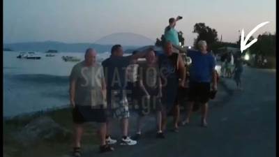  Avion u Grčkoj "oduvao" turistkinju u more 