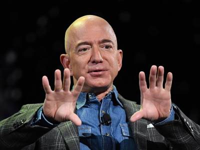  6. juna 2019. osnivač i izvršni direktor Amazona Džef Bezos obraća se publici tokom uvodne sesije na Amazon Re:MARS konferenciji o robotici i veštačkoj inteligenciji u hotelu Aria u Las Vegasu, Nevada.+ 