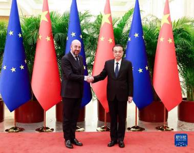  Kineski premijer pozdravlja ulaganje stranih kompanija u Kinu 