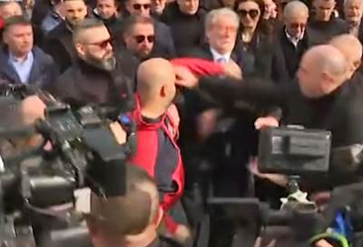  Napadnut bivši predsednik Albanije u Tirani 