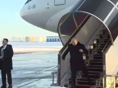  Putin zamalo pao dok je izlazio iz aviona 