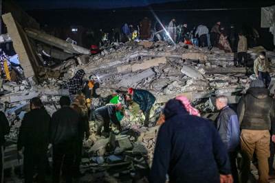  Zima i sneg otežavaju pronalaženje žrtava zemljotresa u Turskoj 