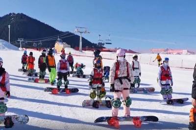 Zimski sportovi sve popularniji u Pekingu: Održane zimske olimpijske igre u Pekingu (VIDEO) 