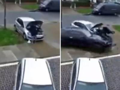  Snimak saobraćajne nesreće auto pokosio ženu ispred kuće 
