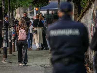  Škola na Novom Beogradu uvela mere zbog dojava o bombama 