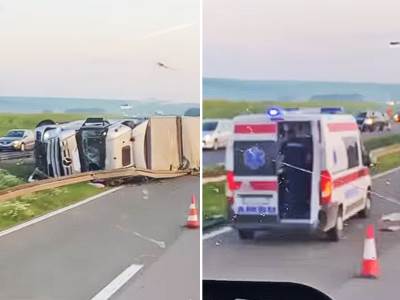  Kamion se prevrnuo na auto putu Beograd Niš 