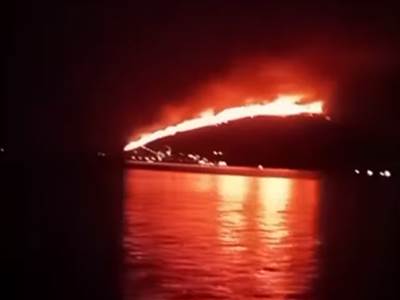  Požar na grčkom ostrvu Evija 