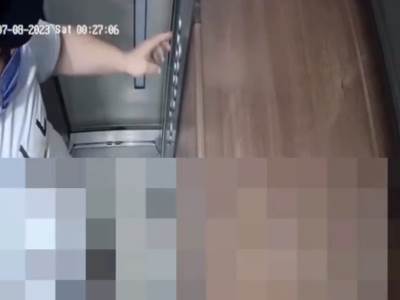  Muškarac se dirao u liftu zgrade na Novom Beogradu dok ga kamera snima 