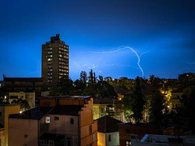  RHMZ upozorenje, grmljavina i pljuskovi u toku noći u Srbiji 