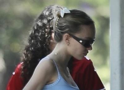  Ćerka Džonija Depa se ljubi sa devojkom 