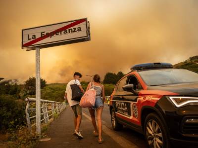  Pakao na Tenerifima zbog požara evakuisano 7500 ljudi 