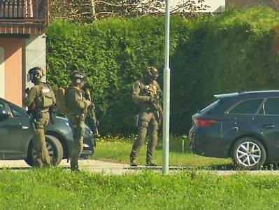  Muškarac u Sloveniji puca na policiju 