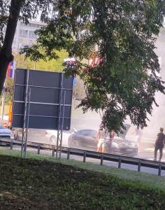  Zapalio se Porše na Novom Beogradu 