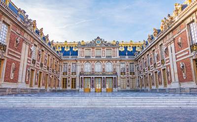  Ponovo evakuisani posetioci Versajske palate 