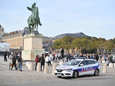  Evakuisana Versajska palata u Parizu 