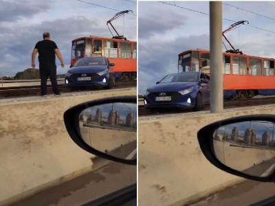  Kako je automobil završio na tramvajskim šinama na mostu na Adi 