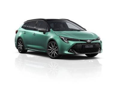  Toyota se fokusira na nove tehnologije na modelu Corolla za 2024. godinu


 