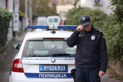  Muž u Beogradu pretio ženi nožem pred sinom  