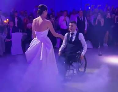  Snimak prvog plesa mladića u invalidskim kolicima 
