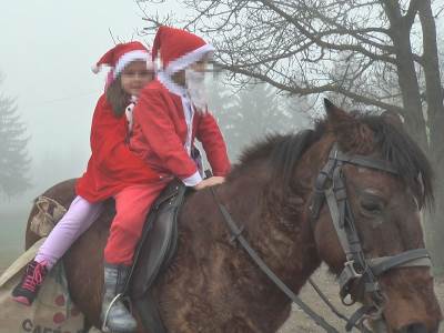  Najmlađi Deda Mraz na svetu je dečak iz Srbije 
