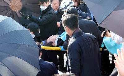  Južnokorejski opozicioni lider izboden nožem 