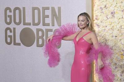  Margo Robi u ružičastoj haljini na Zlatnom globusu 