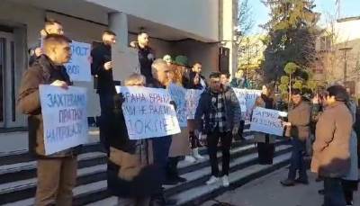  Protest u Sremskoj Mitrovici zbog akušerskog nasilja 