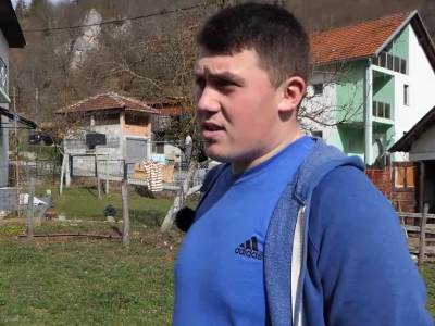  Mladić u Donjem Vakufu se bavi stočarstvom i poljoprivredom 