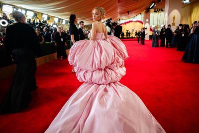  Arijana Grande u roze haljini na dodeli Oskara 