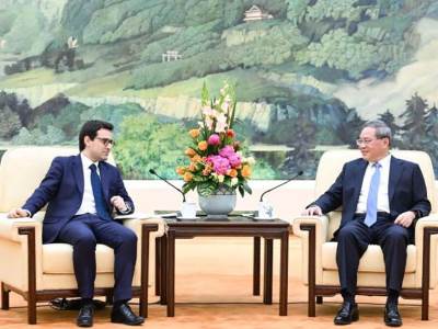  Kineski premijer sastao se sa francuskim ministrom spoljnih poslova u Pekingu 