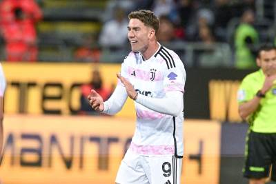  Dušan Vlahović dao gol iz slobodnog udarca za Juventus 