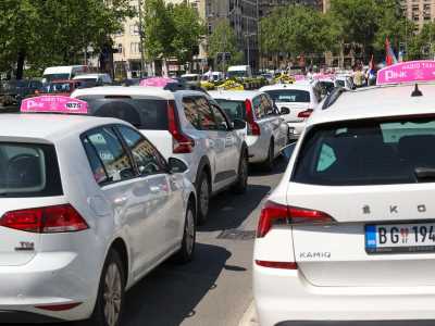  Taksisti ne poštuju nova zakonska pravila o boji taksija 