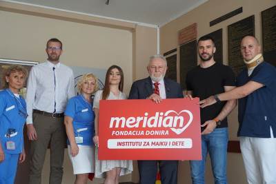  Da praznici svima budu isti: Meridian fondacija i Crvena zvezda Meridianbet uručili donaciju  