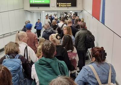  Haos na britanskim aerodromima zbog pada sistema za kontrolu pasoša 