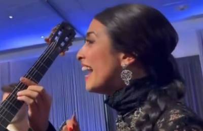  Jermenka peva Ajde Jano na Eurosongu 