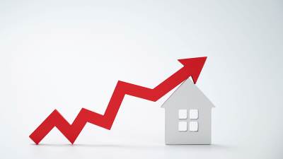  Evolucija tržišta nekretnina u proteklim godinama - Rast cene nekretnina: Od 800 € do 2.000 € po kvadratu
 