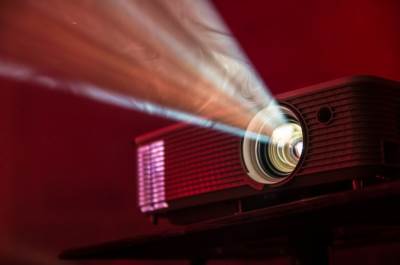  Vodič za pametnu kupovinu projektora za sjajan doživljaj Eura, filmova i igrica 