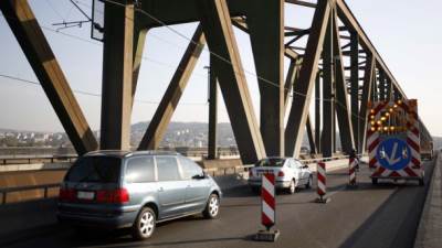  Beograd: Dva prevrtanja automobila na mostovima 